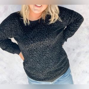 Black Velvet Long Sleeve Pullover Size 1XL